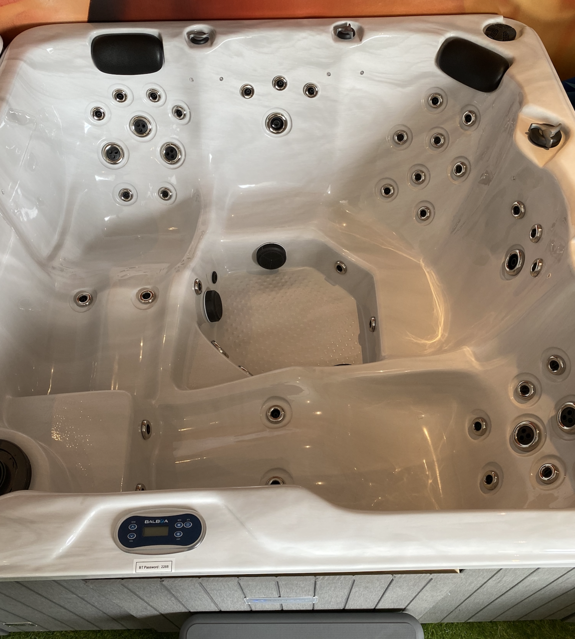 Jacuzzi Marbella 200x200cm (5 personen) - Spa 